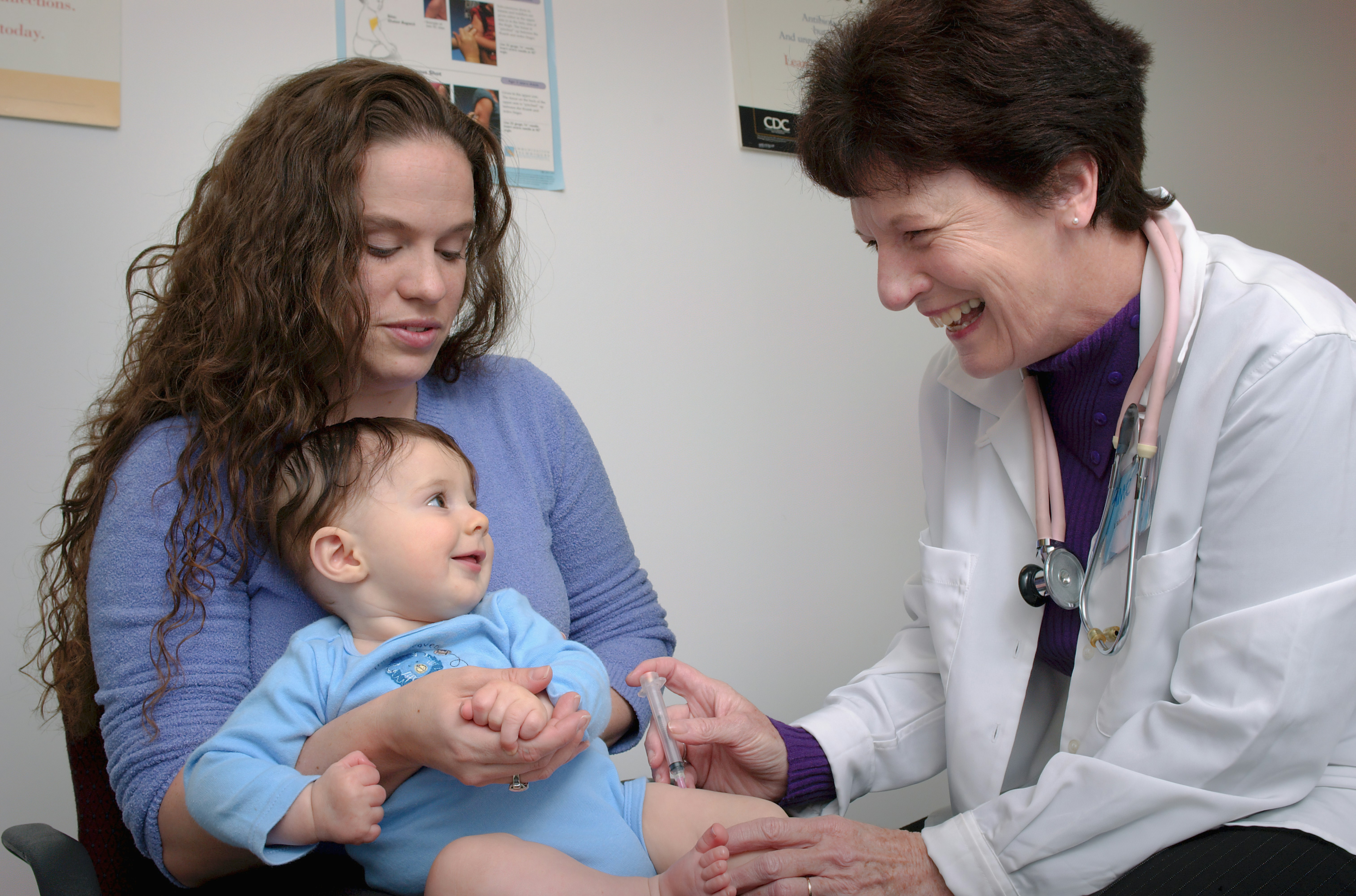 Tot ce trebuie să știi despre medicul pediatru: rol, expertiză și cum te poate ajuta