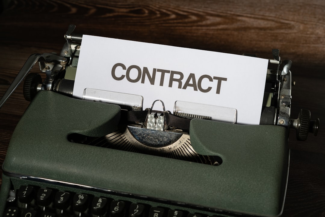 Contract de muncă temporară cu peniță și eșantioane de contract