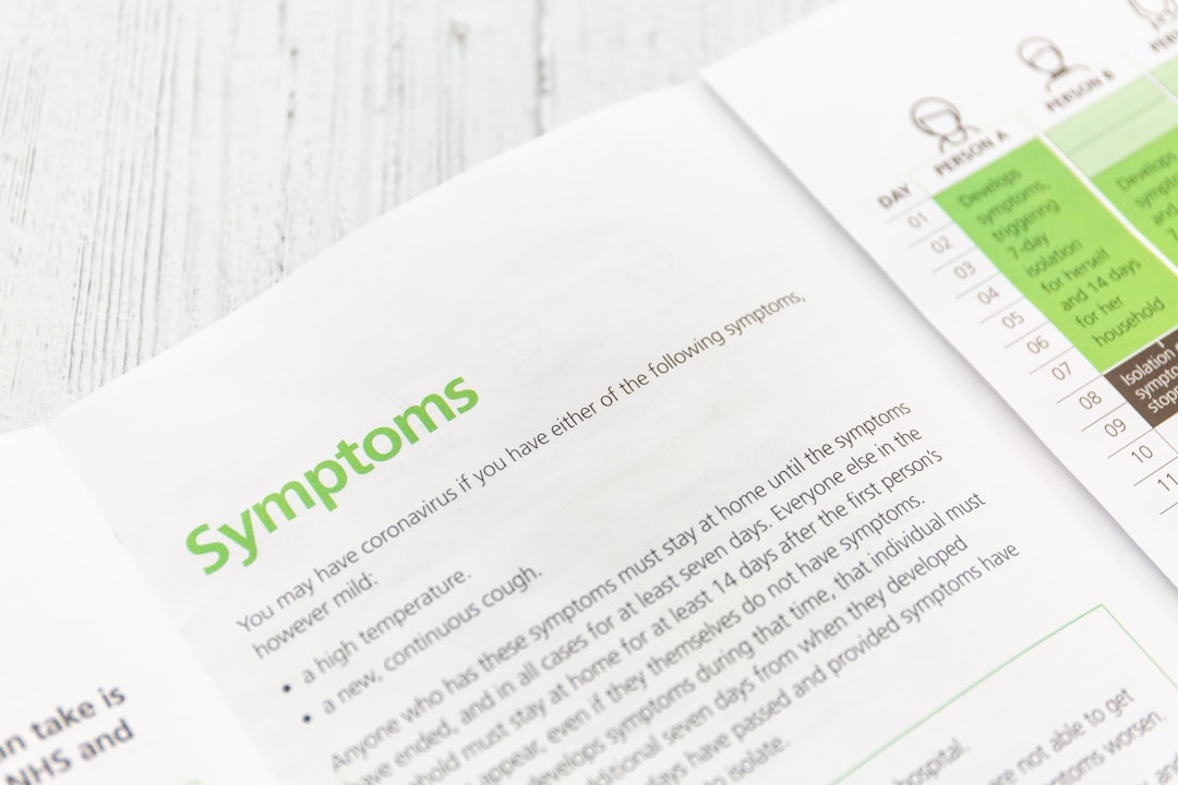 Imagine ilustrativă pentru simptomele și tratamentul bolii Parkinson